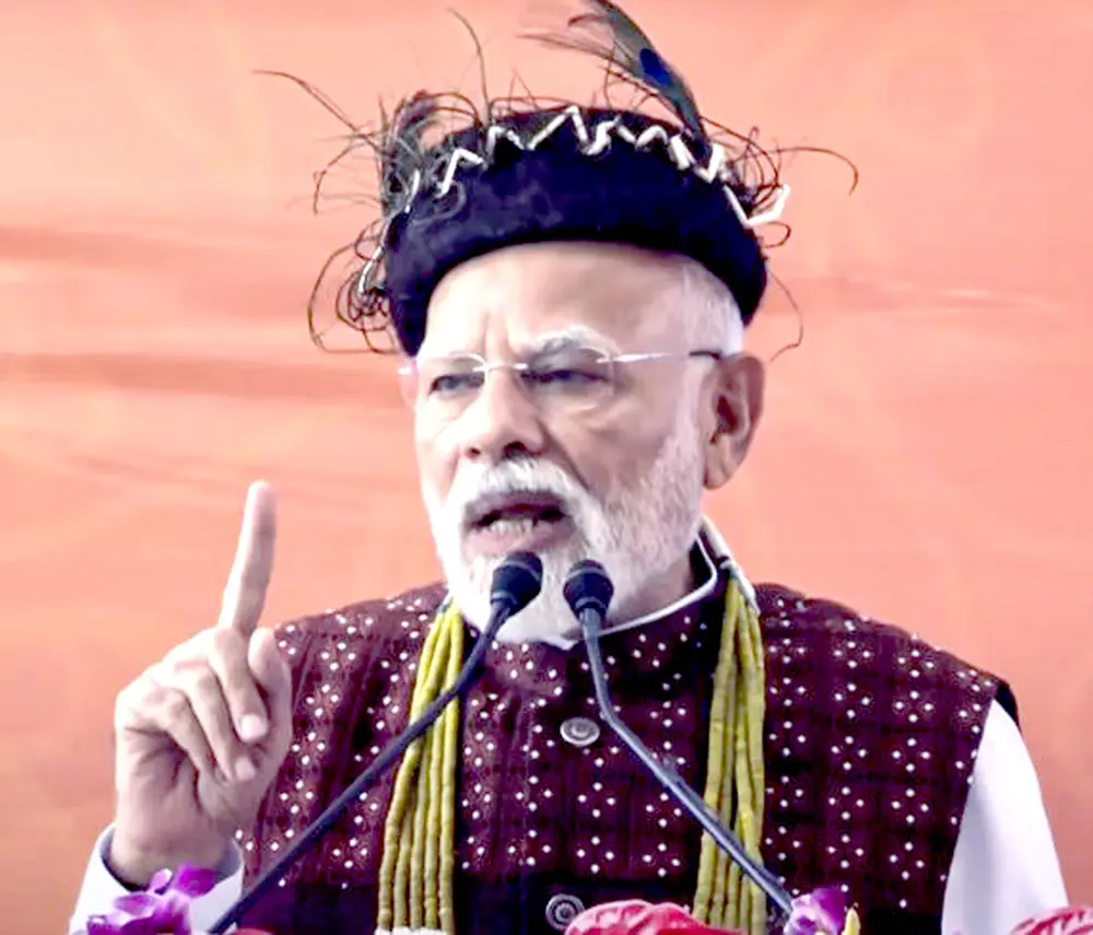 Congress has a habit of abandoning difficult tasks: Modi.